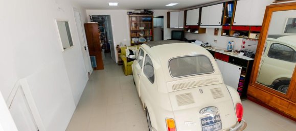 Гараж с 1 комнатой в Джоя дель Колле, Италия № 167839 3