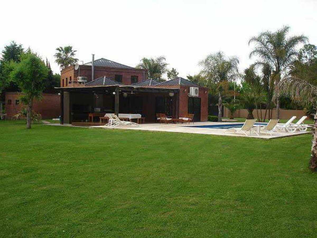  Farm in Ezeiza, Argentina No. 119301