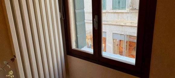 2 bedrooms Apartment in Padua, Italy No. 270182 3