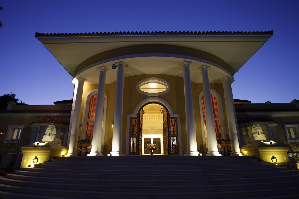 6 bedrooms Villa in Cadiz, Spain No. 84825