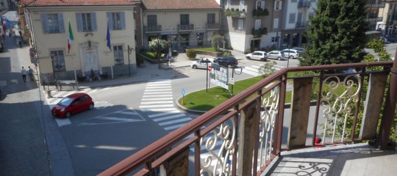 7-salle Appartement à Santena, Italy No. 25821 5