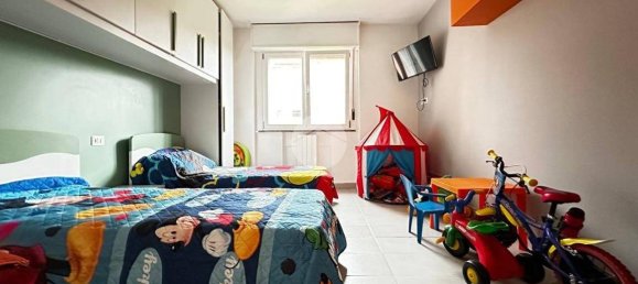 3 bedrooms Apartment in Bussero, Italy No. 327333 9