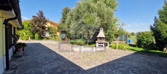 4 غرف نوم فيلا في Cremona, Italy رقم 361966 35