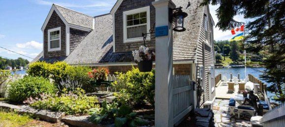 3 bedrooms House in Chester, Canada No. 628 2