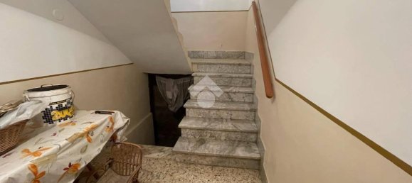 Casa de 6 habitaciónes en Grumo Appula, Italy No. 20302 2