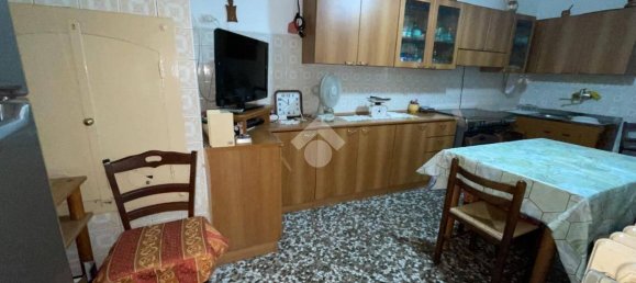 Casa de 6 habitaciónes en Grumo Appula, Italy No. 20302 10