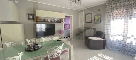 3-salle Appartement à San Severo, Italy No. 20062 2