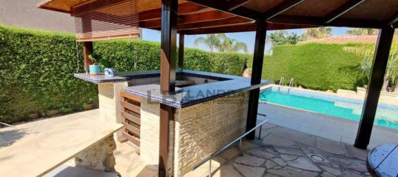 4 bedrooms Villa in Limassol, Cyprus No. 13744 5