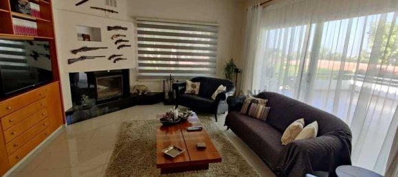 4 bedrooms Villa in Limassol, Cyprus No. 13744 10