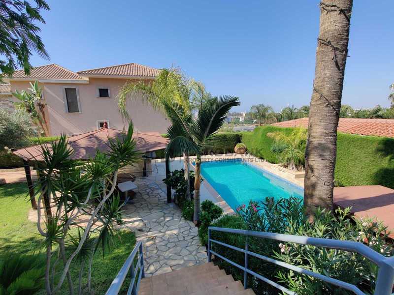 4 bedrooms Villa in Limassol, Cyprus No. 13744