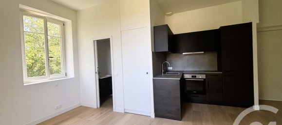 Studio in Biarritz, France No. 279756 2