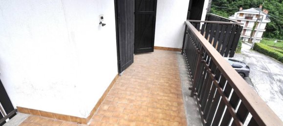 Квартира с 2 комнатами в Вернанте, Италия № 22081 14