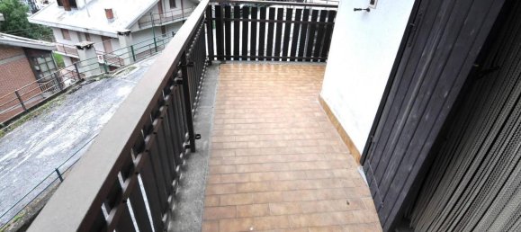 Квартира с 2 комнатами в Вернанте, Италия № 22081 13