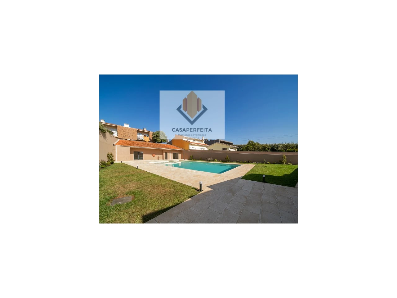 3 chambres Maison à Madalena, Portugal No. 139102