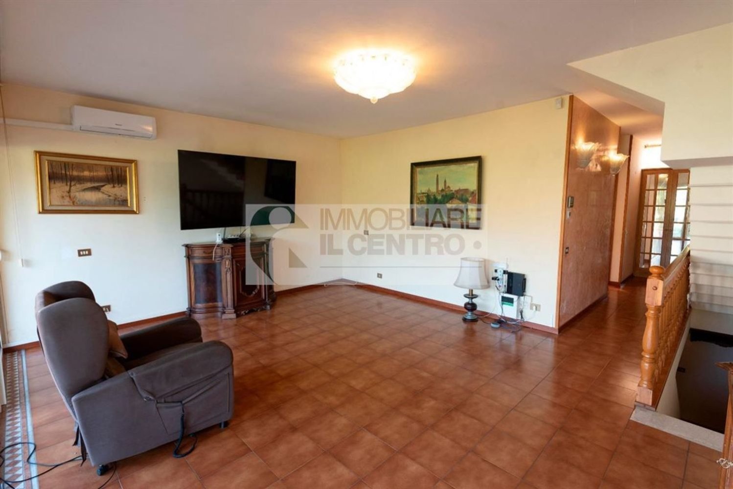 Casa de 5 habitaciónes en Luni, Italy No. 94409