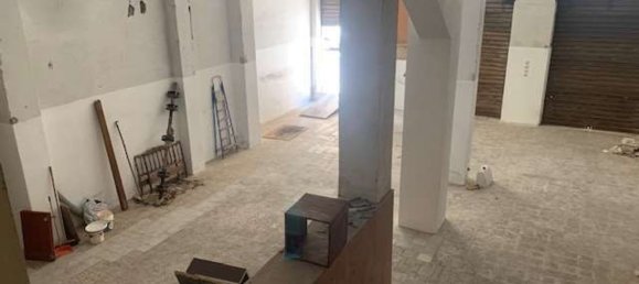 5 rooms Commercial property in Cagliari, Italy No. 151429 2