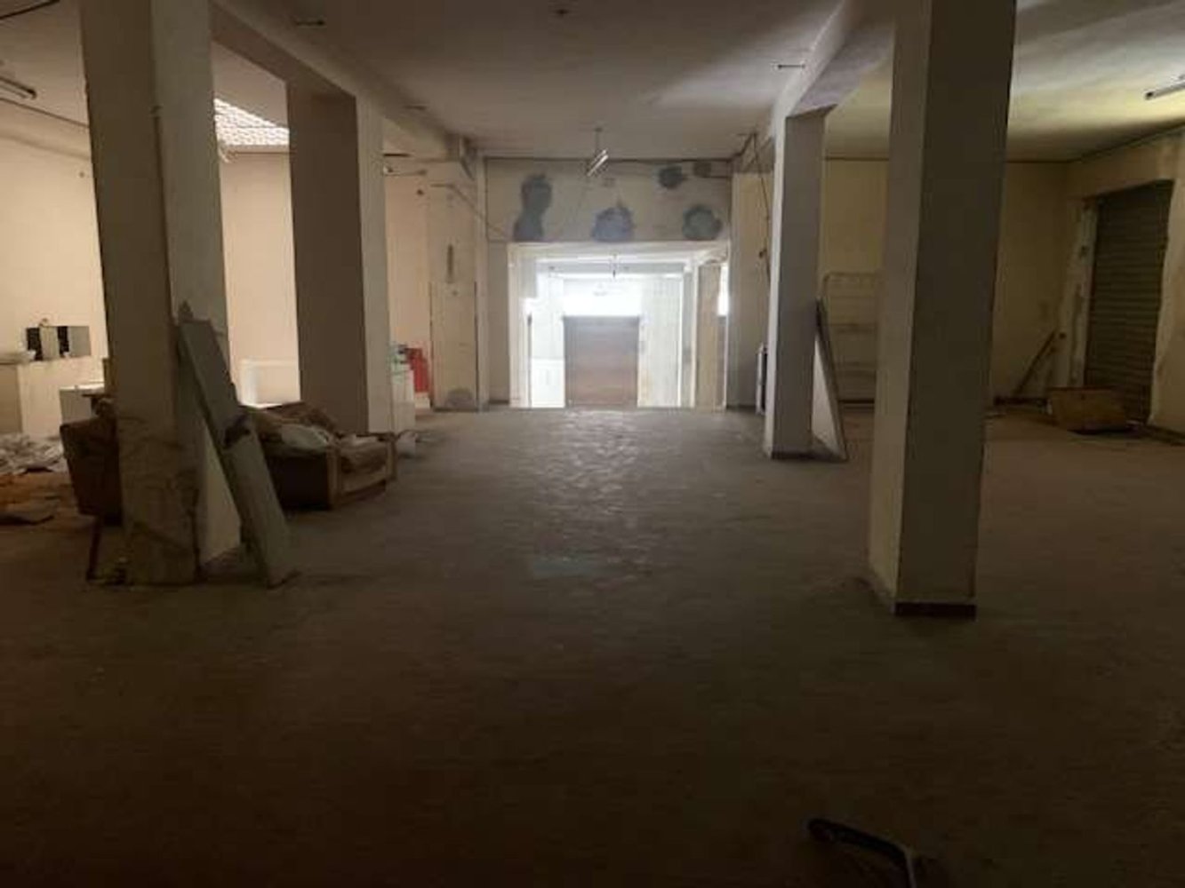 5 rooms Commercial property in Cagliari, Italy No. 151429