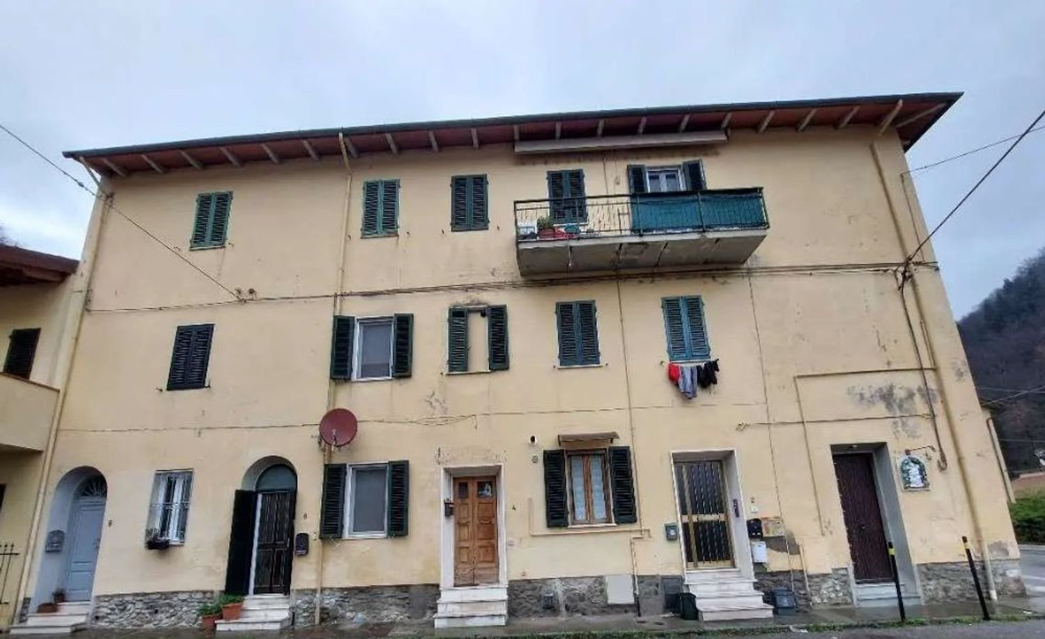 Apartamento de 3 dormitorios en Vaiano, Italy No. 322302