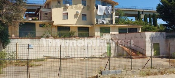 Коммерческая недвижимость 396м² в Кальтаниссетта, Италия № 350688 14