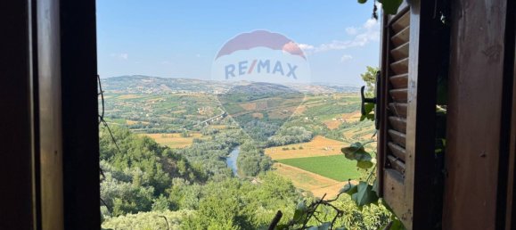 Casa de 7 habitaciónes en Aiello del Sabato, Italy No. 276659 10