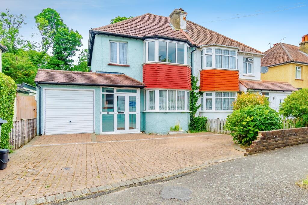 3 bedrooms House in Purley, United Kingdom No. 8068