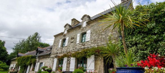 8 chambres Châteaux à Kergrist, France No. 96250 9