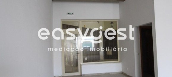 92m² Commercial property in Ferragudo, Portugal No. 46540 3