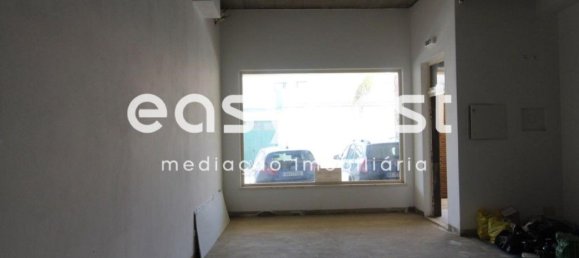 92m² Commercial property in Ferragudo, Portugal No. 46540 2