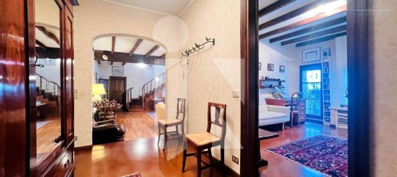 5 rooms Apartment in Mantua, Italy No. 244307 2