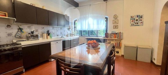5 rooms Apartment in Mantua, Italy No. 244307 10