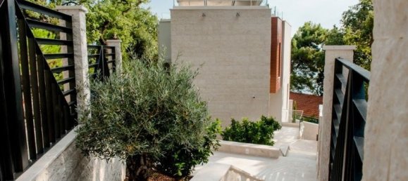 4 bedrooms Commercial property in Budva, Montenegro No. 83 10