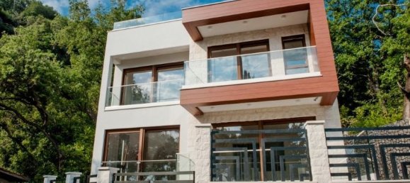 4 bedrooms Commercial property in Budva, Montenegro No. 83 3