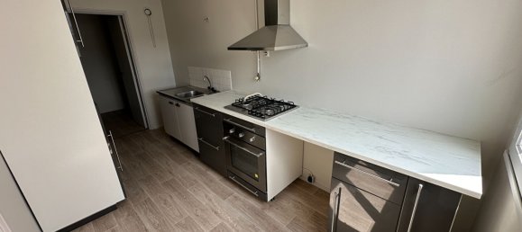 3 rooms Apartment in Tours, France No. 92500 4