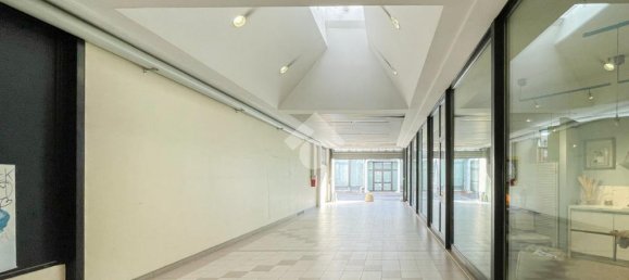 1غرفة عقار تجاري في Brescia, Italy رقم 209539 17