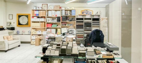 1غرفة عقار تجاري في Brescia, Italy رقم 209539 30