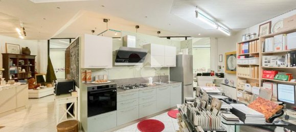 1غرفة عقار تجاري في Brescia, Italy رقم 209539 4