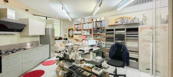 1غرفة عقار تجاري في Brescia, Italy رقم 209539 7