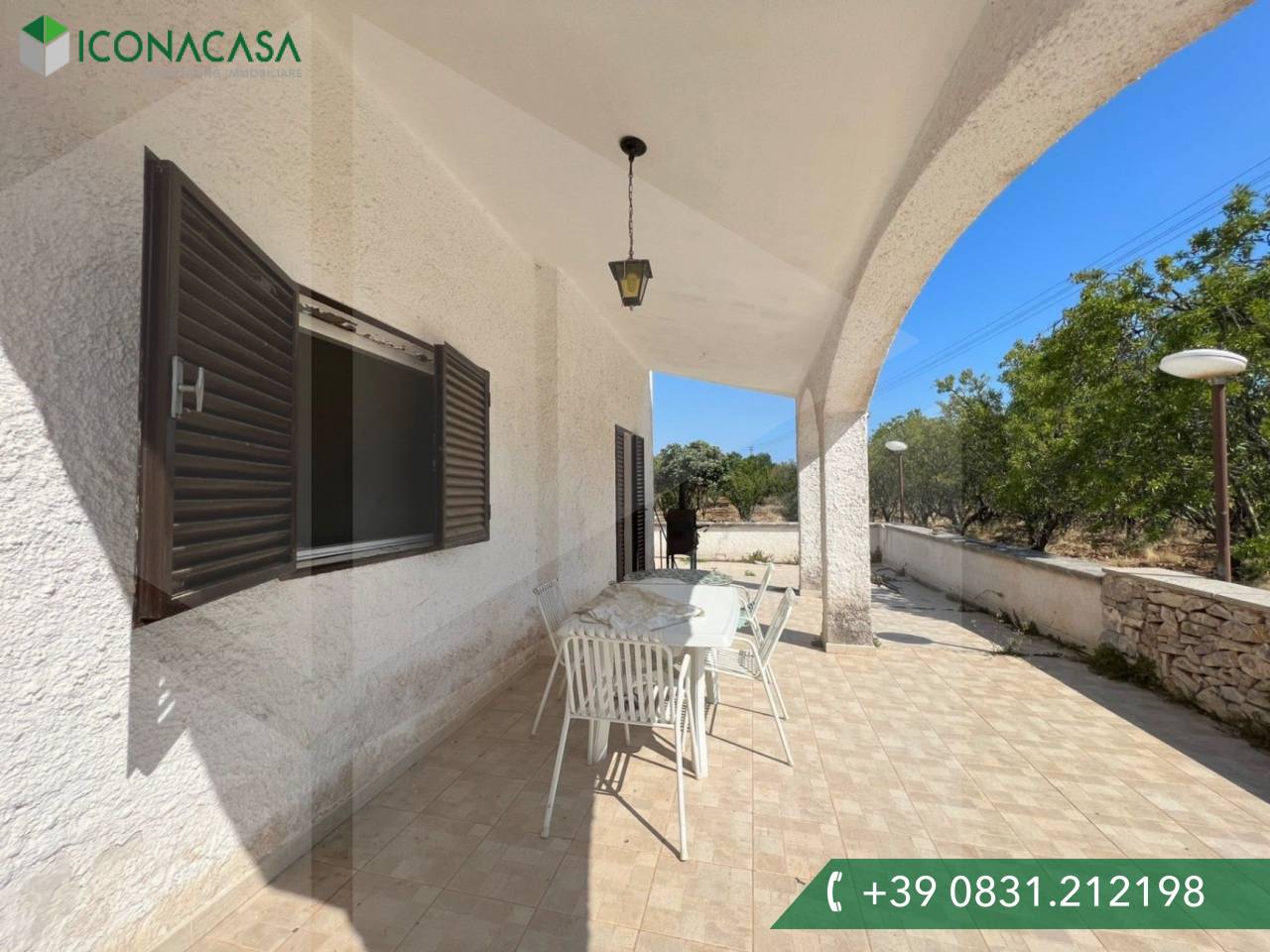 Villa de 3 habitaciónes en Ostuni, Italy No. 22235
