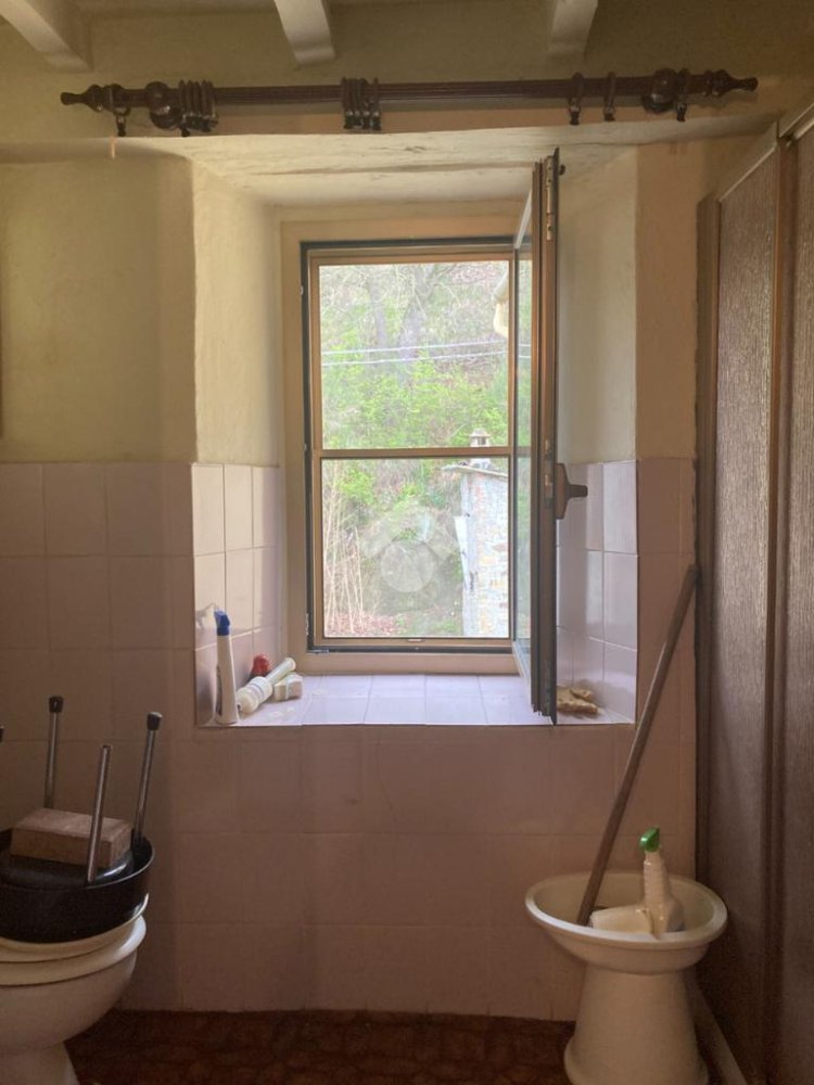 2 bedrooms House in Varano de' Melegari, Italy No. 54667