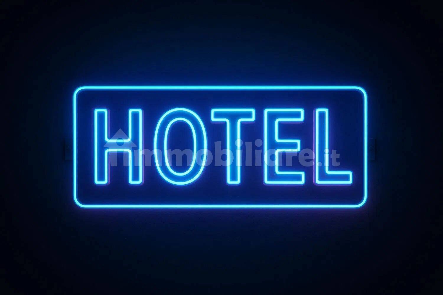  بناية في Ancona, Italy 10000متر مربع رقم 378577