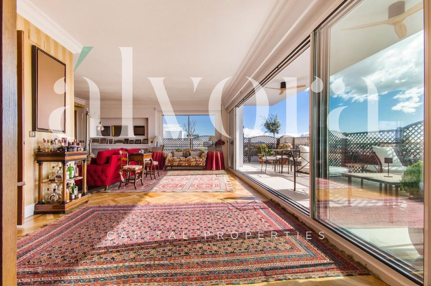 Пентхаус с 5 спальнями в Мадрид, Испания № 147135