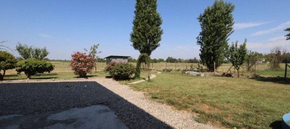 5 bedrooms Villa in Correggio, Italy No. 323411 2