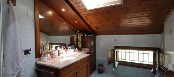 5 bedrooms Villa in Correggio, Italy No. 323411 22