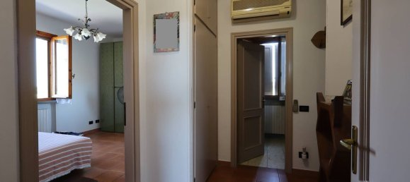 5 bedrooms Villa in Correggio, Italy No. 323411 13