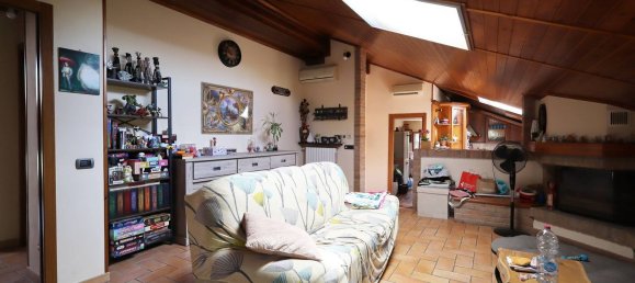 5 bedrooms Villa in Correggio, Italy No. 323411 16