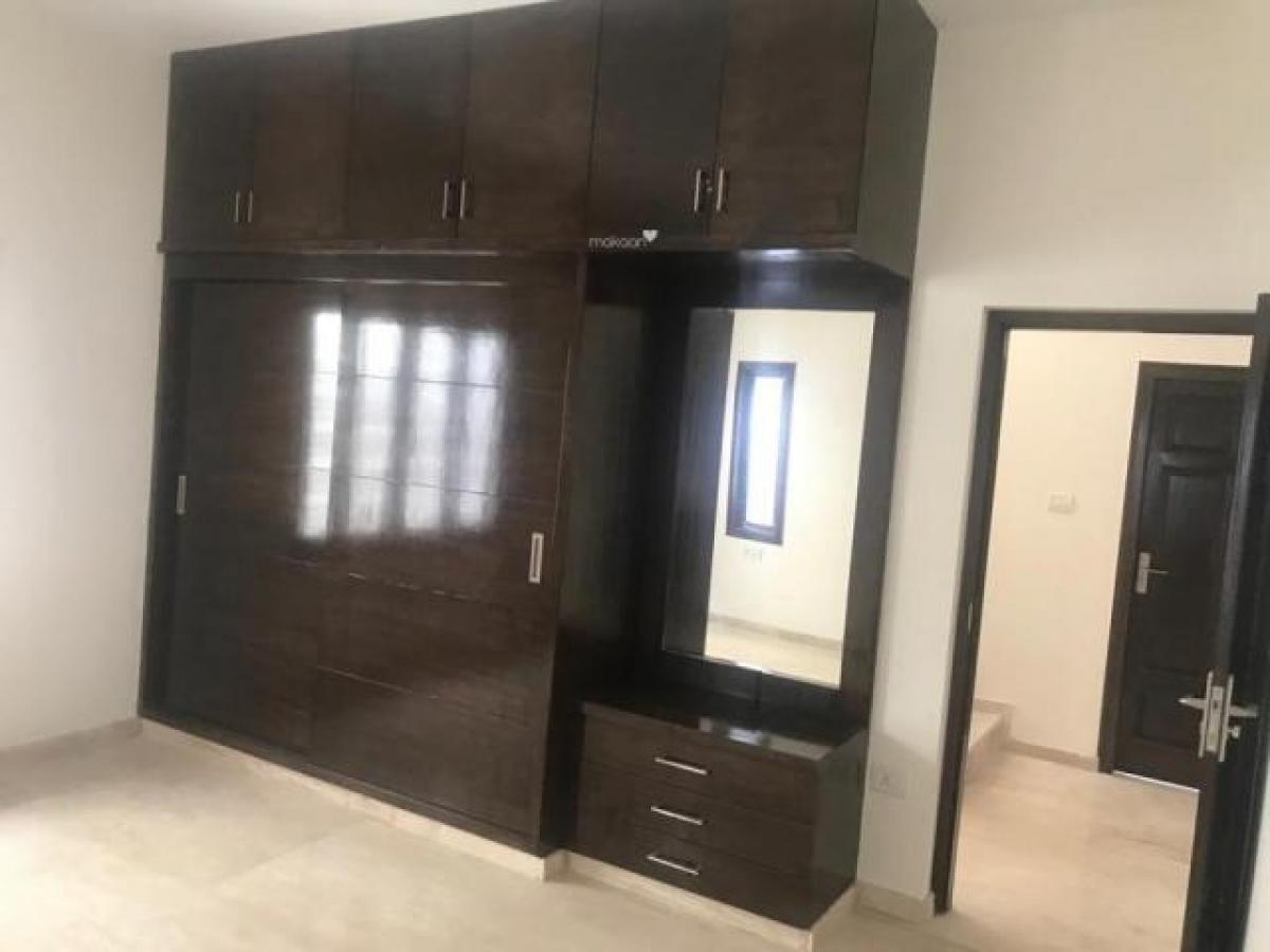 3 bedrooms House in Bangalore, India No. 27227