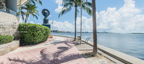 2 dormitorios propiedad comercial en venta en Miami, Miami-Dade, Florida, USA № 614109 4