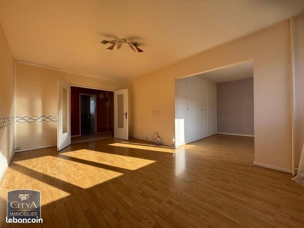 Квартира с 4 спальнями в Сент-Этьен, Франция № 306657