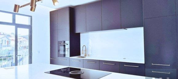 3 bedrooms House in Funchal, Portugal No. 144044 8