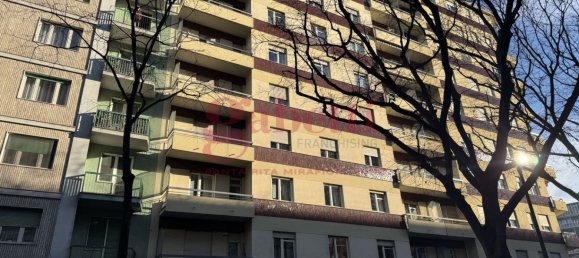 4-salle Appartement à Turin, Italy No. 89809 18